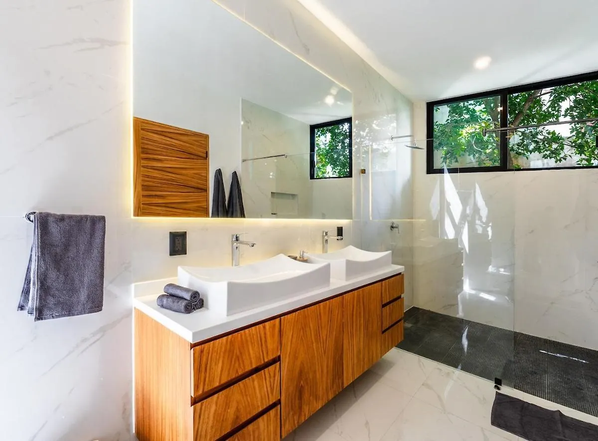 Stunning Modern Villa With Pool And Beach Access بلايا ديل كارمن شقة