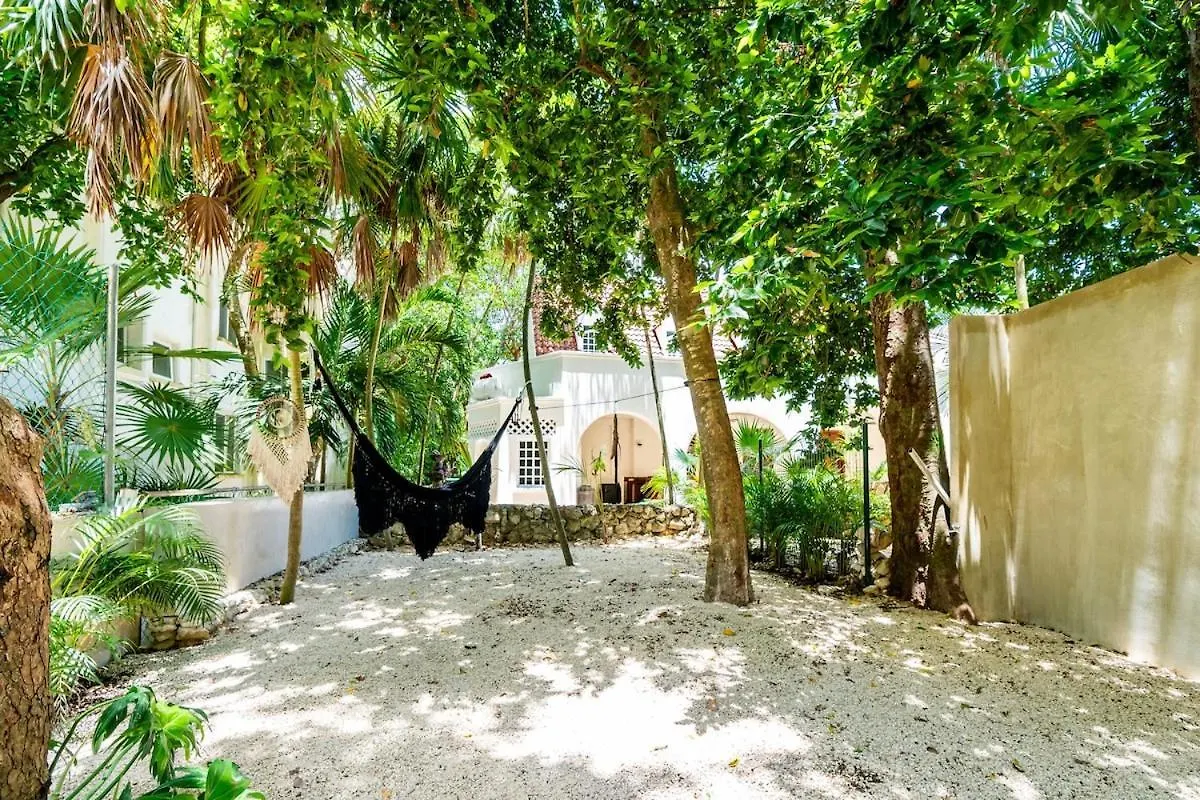 Stunning Modern Villa With Pool And Beach Access بلايا ديل كارمن شقة